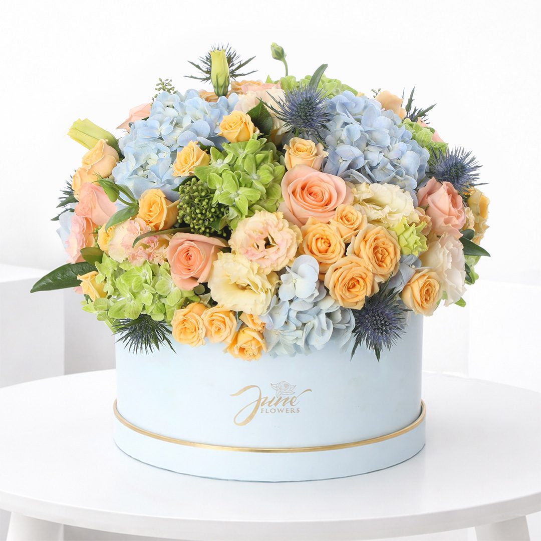 Signature Box of Mix Flowers - JuneFlowers